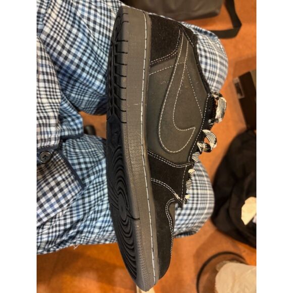 Nike \